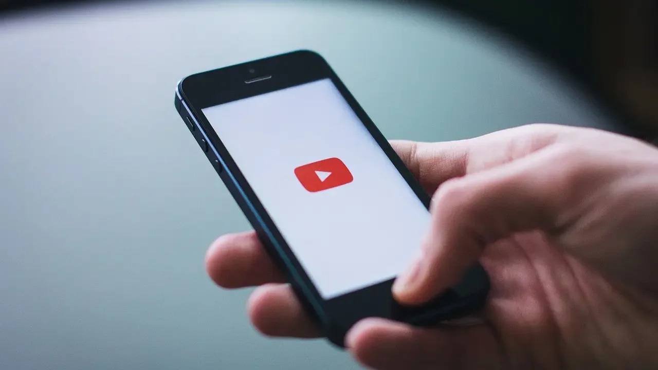 YouTube y otros sitios se hacen de la vista gorda ante material de abuso infantil, señala Australia