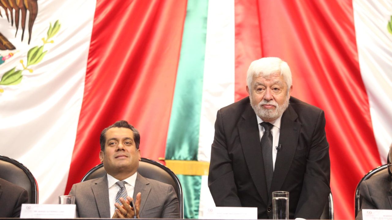 ‘No estamos solos’: Maussan pide a diputados legislar para reconocer vida extraterrestre