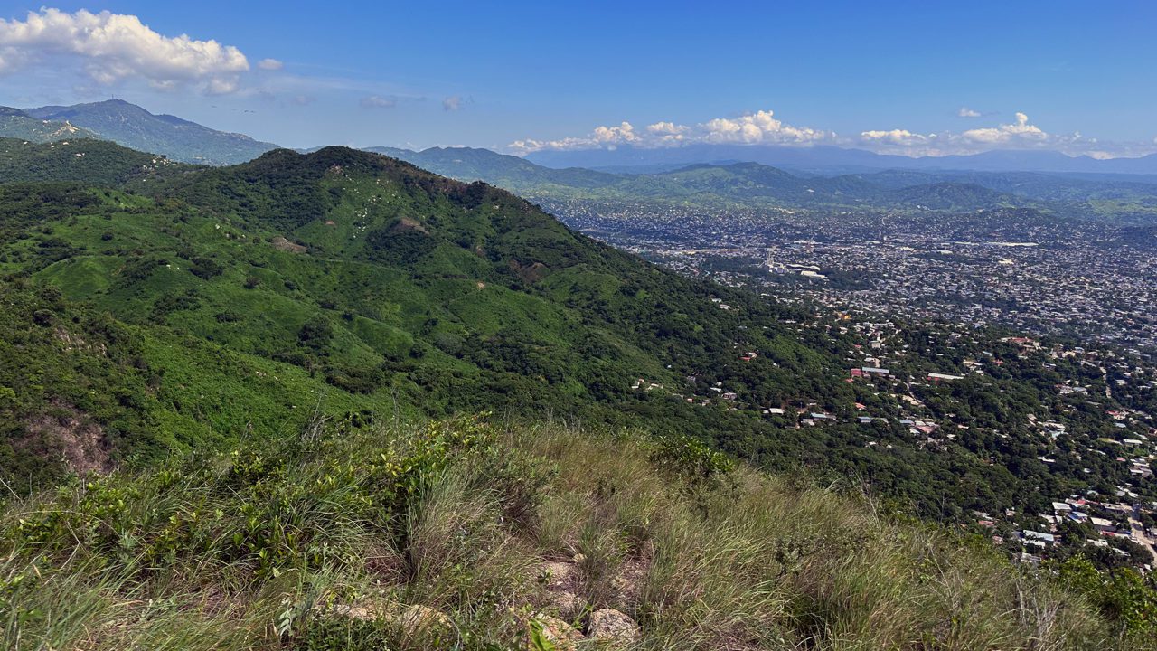 Arqueólogos descubren ciudad perdida del prehispánico en Acapulco; tiene 334 hectáreas