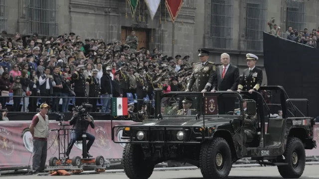 AMLO-desfile-militar