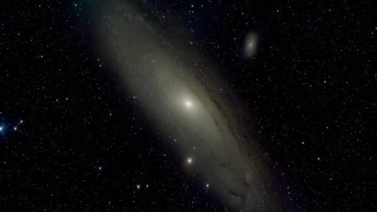 China inaugura nuevo telescopio de exploración con imagen de Andrómeda