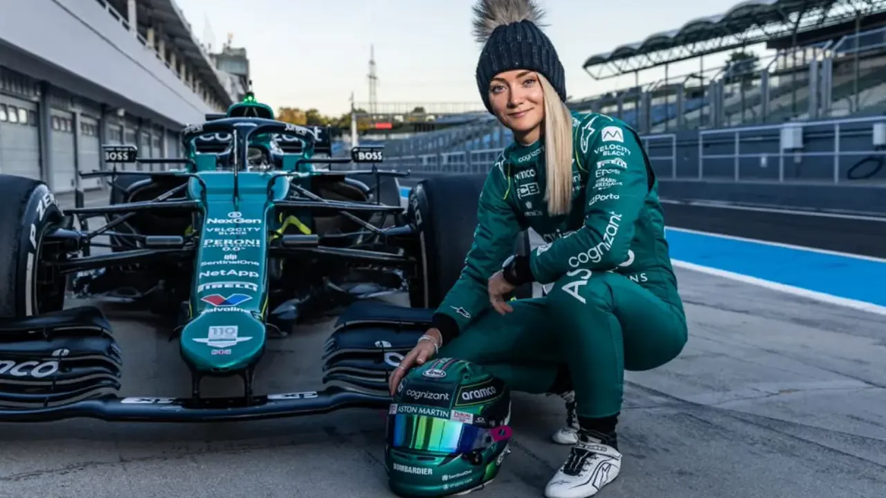 Jessica Hawkins se convierte en la primera mujer en probar un F1 en cinco años
