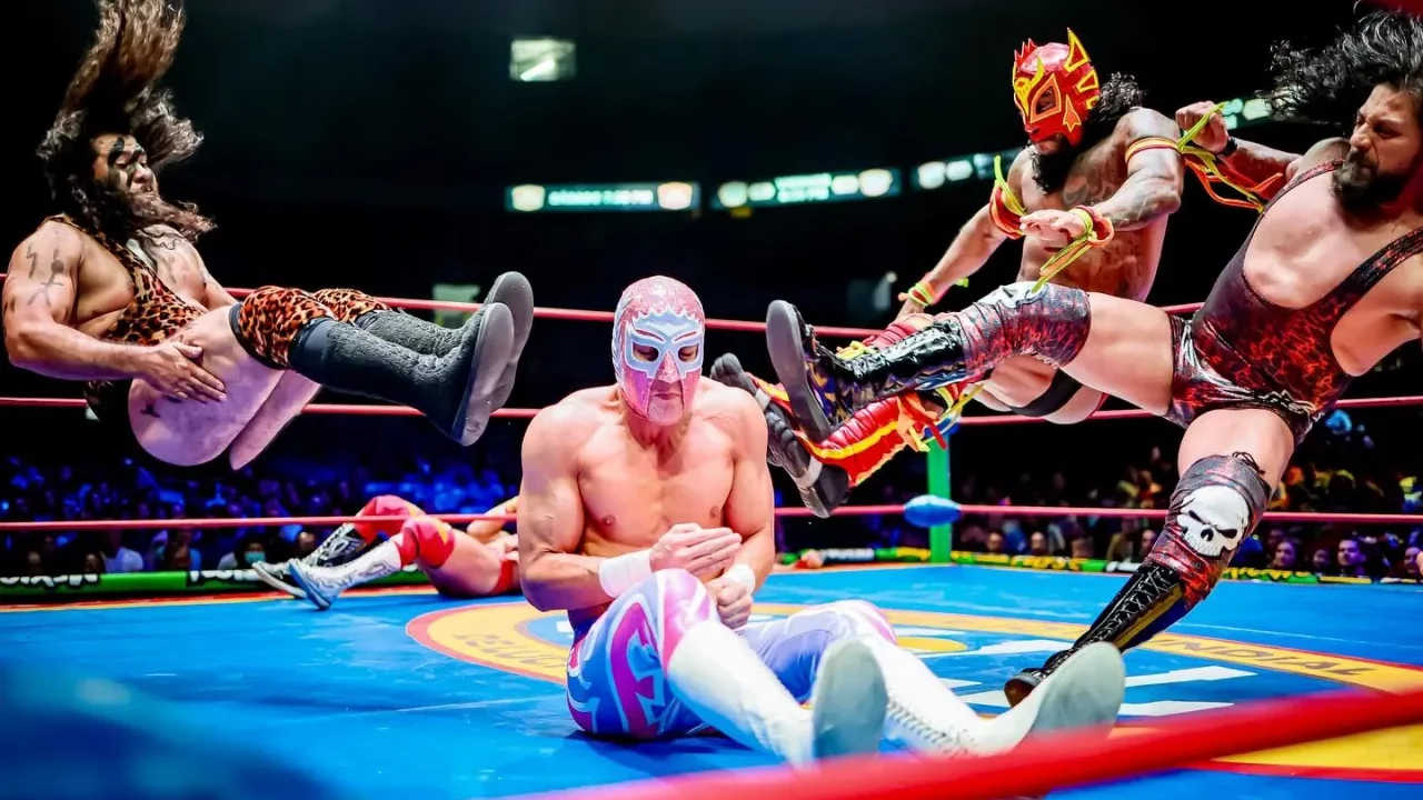 Luchadores mexicanos se convertirán en héroes oscuros para la película ‘Muerte negra’