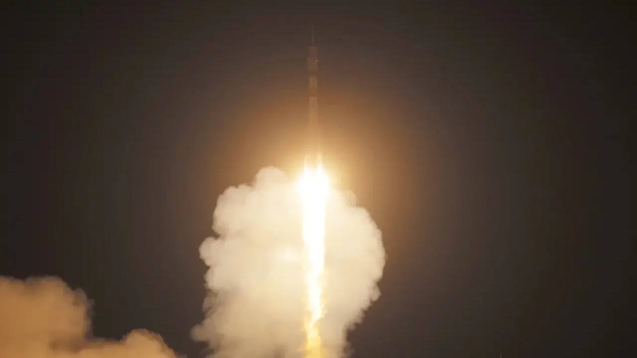 Rusia lanza la nave Soyuz MS-24 rumbo la EEI; viaja con tres tripulantes