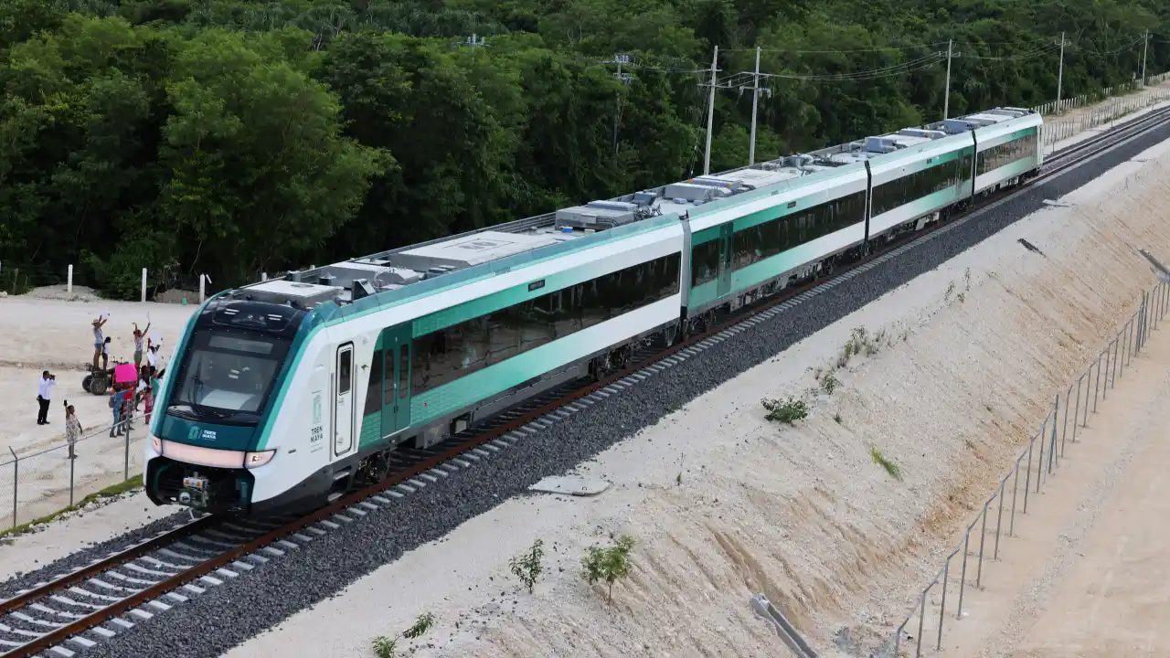 Lento avance de los últimos tramos del Tren Maya: llevan 50.4% de desarrollo