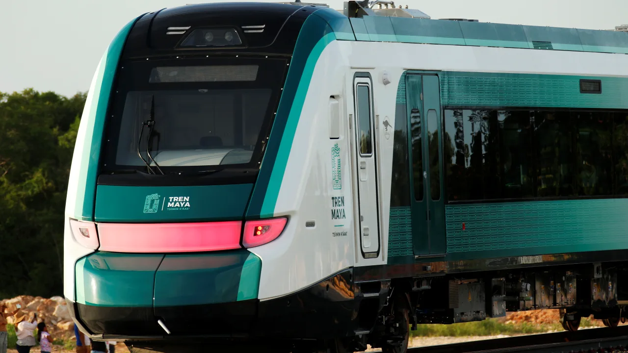 Los primeros 80 conductores del Tren Maya completan su entrenamiento en España
