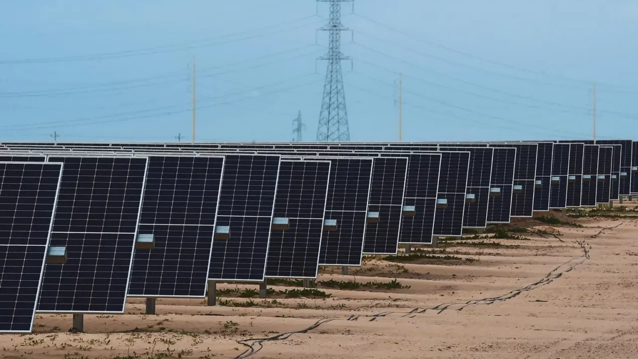 Sonora dará incentivos fiscales a firmas extranjeras que inviertan en energía sostenible
