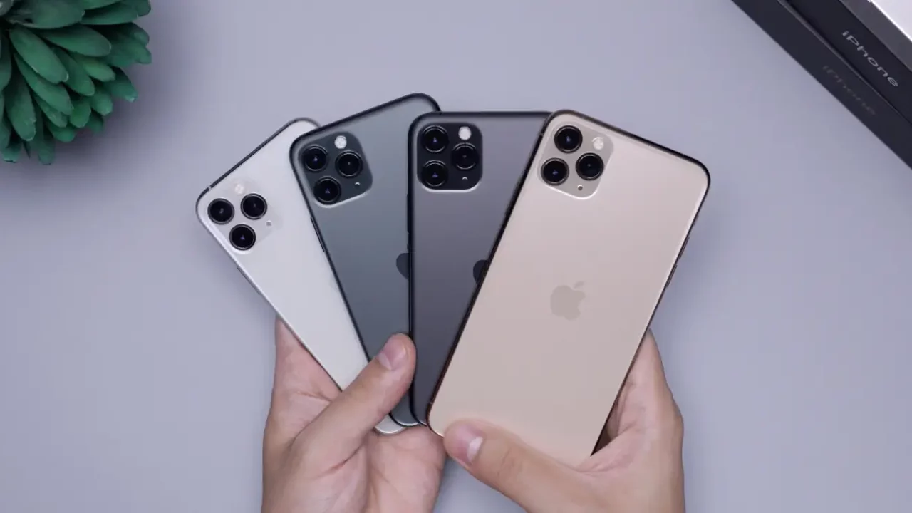Condenan a dos hombres por tratar de defraudar a Apple con 5,000 iPhones falsos