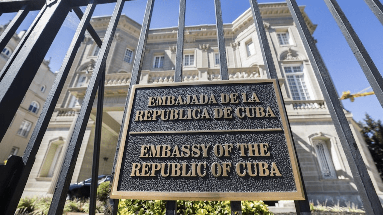 Cuba pide a EU tomar medidas tras ataque a su embajada en Washington