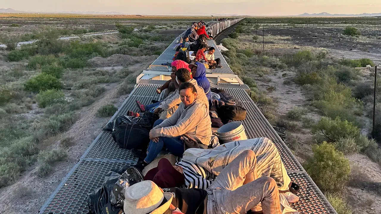 México reporta la llegada de 16,000 migrantes diarios a sus fronteras