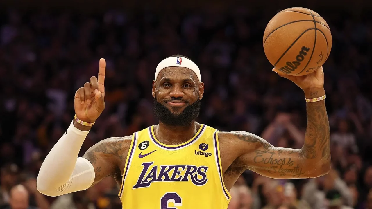 Estos son los jugadores mejor pagados de la NBA en 2023