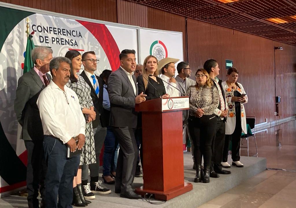 Diputados de Monreal se suman al equipo de Ebrard: ‘no podemos ser macetas de Palacio’