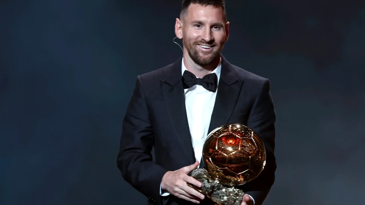 Lionel Messi y Aitana Bonmatí deslumbran con lujo y glamour en la gala del Balón de Oro de París