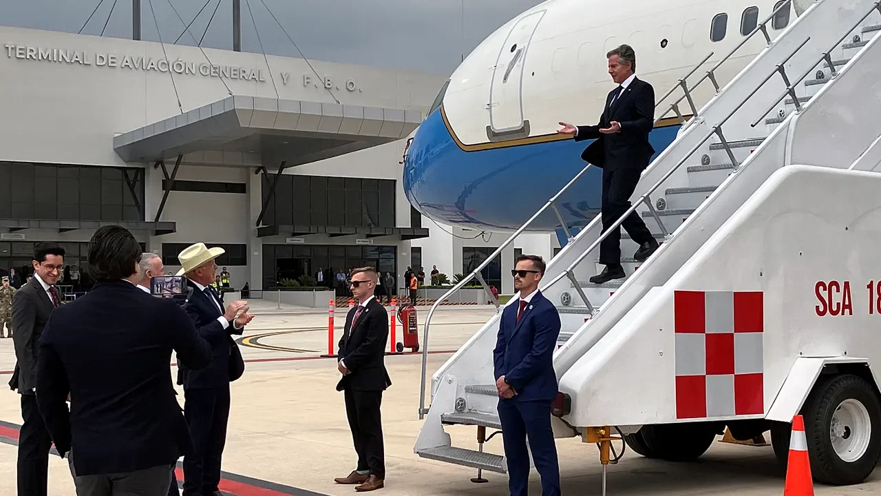 Secretario de Estado de EU llega a México para atajar crisis de fentanilo y migración
