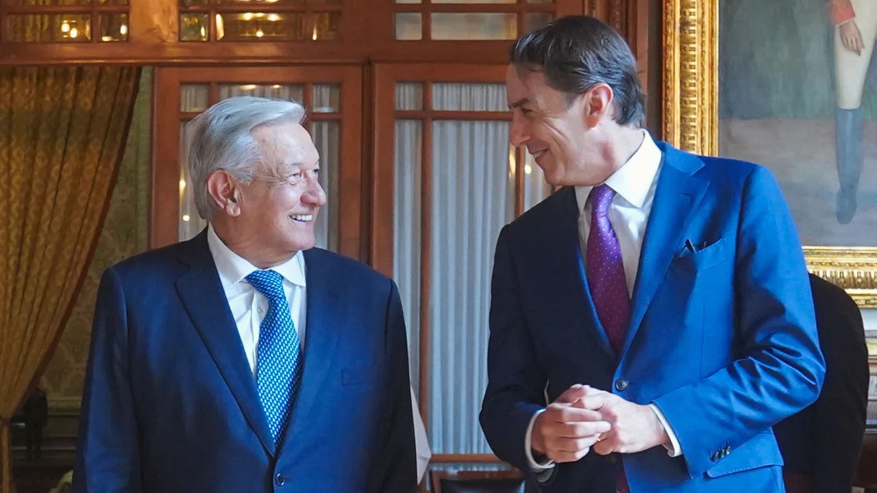AMLO dialoga con representante de Biden sobre nuevas inversiones entre México y EU