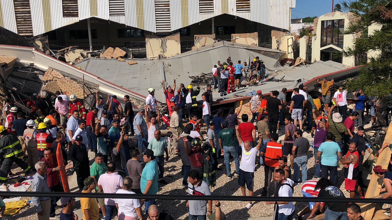 Colapso de iglesia en Ciudad Madero deja a decenas bajo escombros 