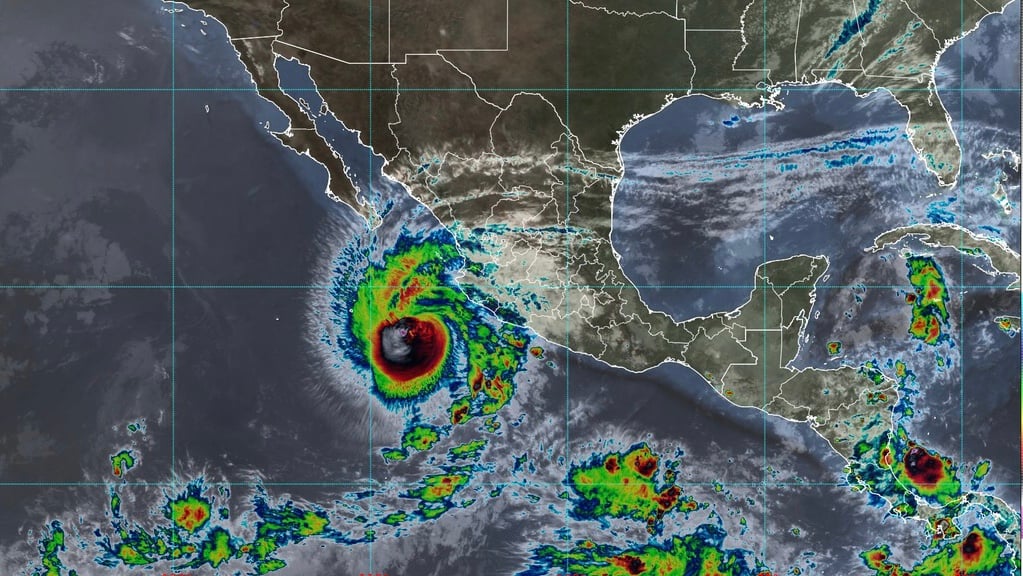 Huracán Norma baja a categoría 2 mientras se acerca a Baja California Sur