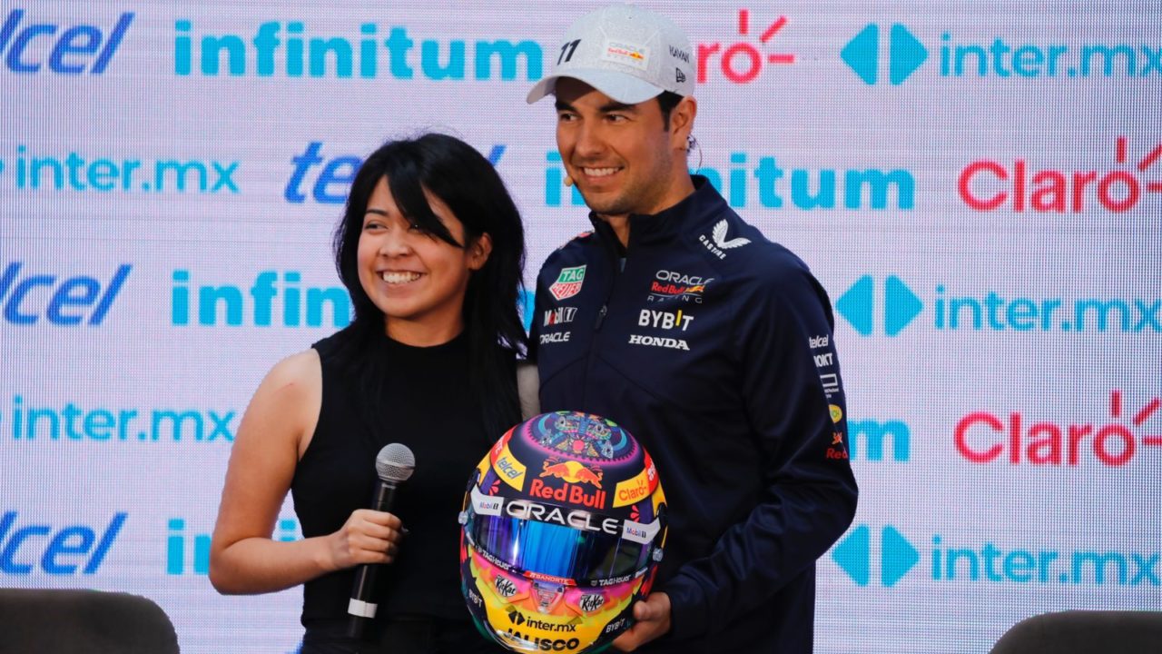 Este es el casco con el que correrá ‘Checo’ Pérez; lo diseñó un fan