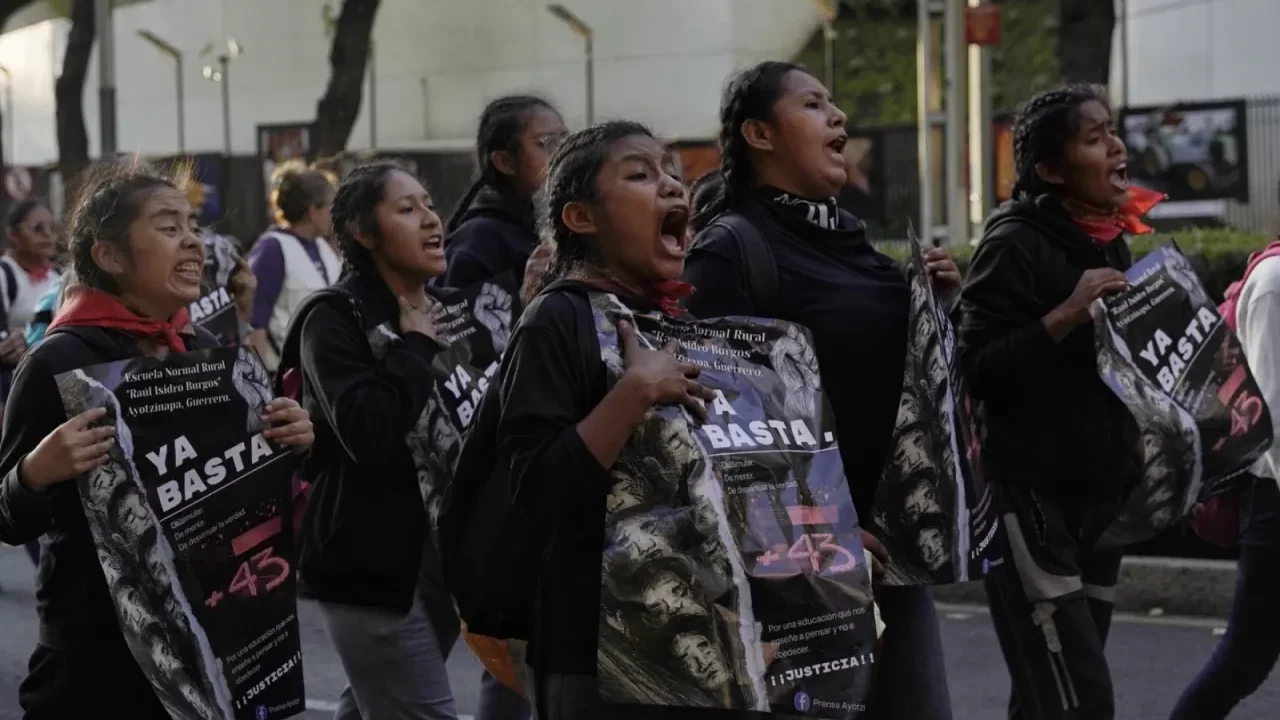 La verdad sobre Ayotzinapa no se declara, se prueba, responde grupo de expertos
