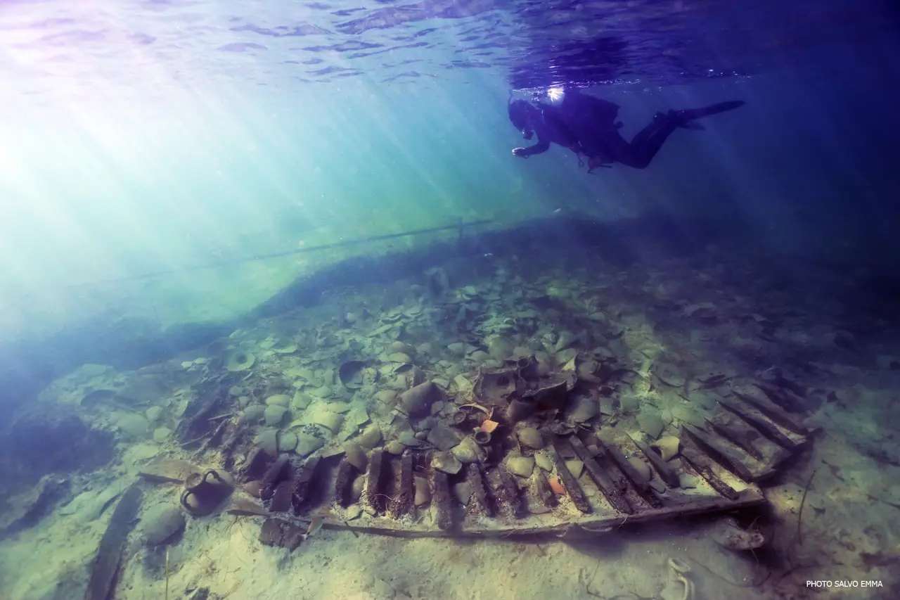 Recuperan un barco de comercio romano hundido cerca de Sicilia