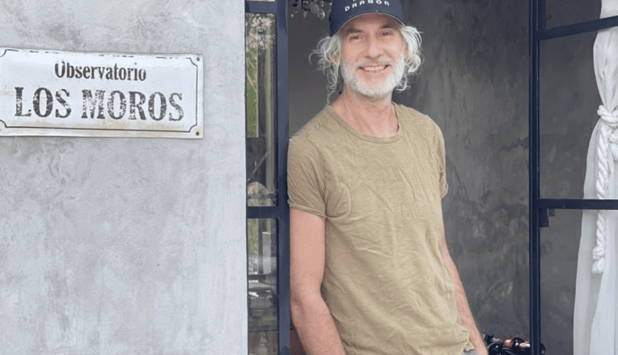 Fotógrafo de las estrellas de la pasarela y de las del universo: Chino Moro revela su astrofotografía con una muestra inmersiva