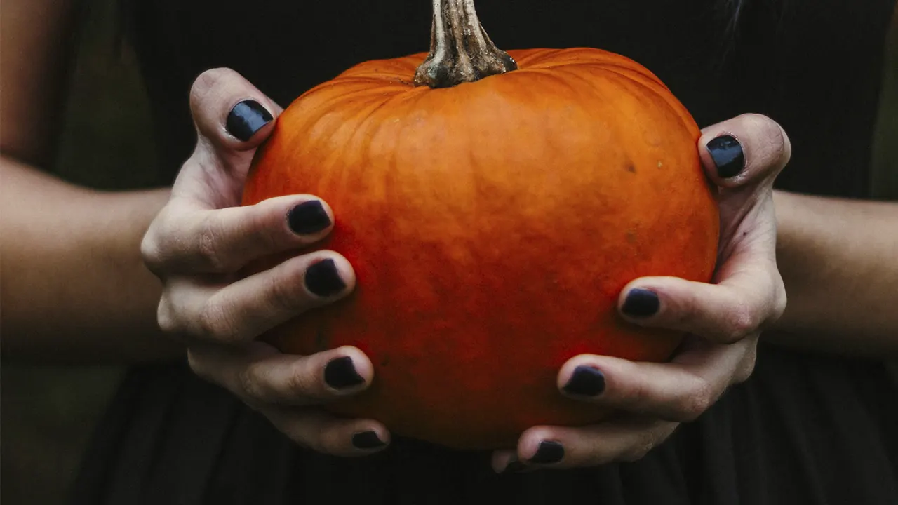 7 diseños de uñas para Halloween