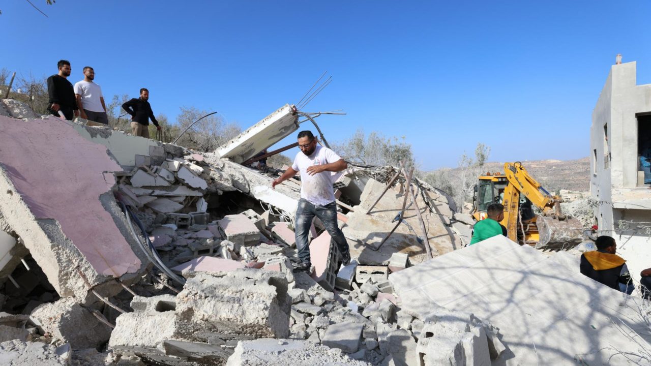 Suben a 8,525 muertos y 21,543 heridos las víctimas en la Franja de Gaza