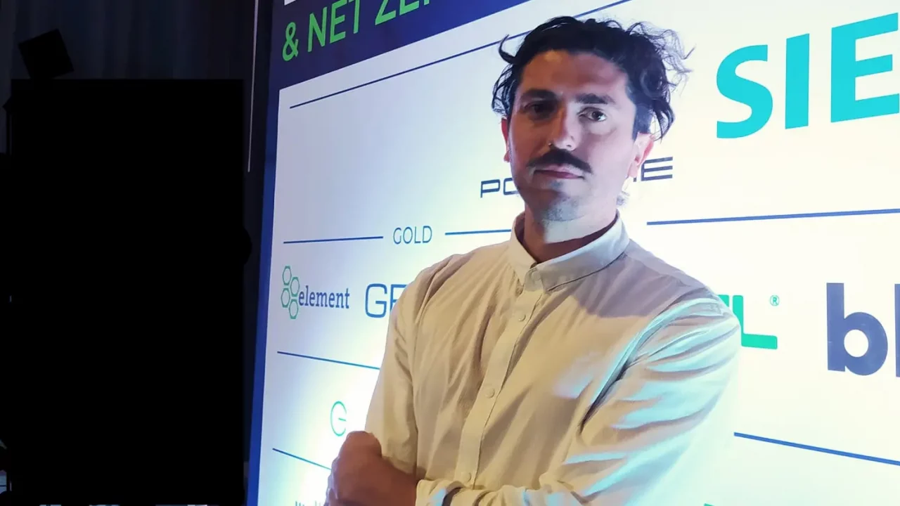 Este mexicano creó un miniauto eléctrico que podría estar al alcance de muchos