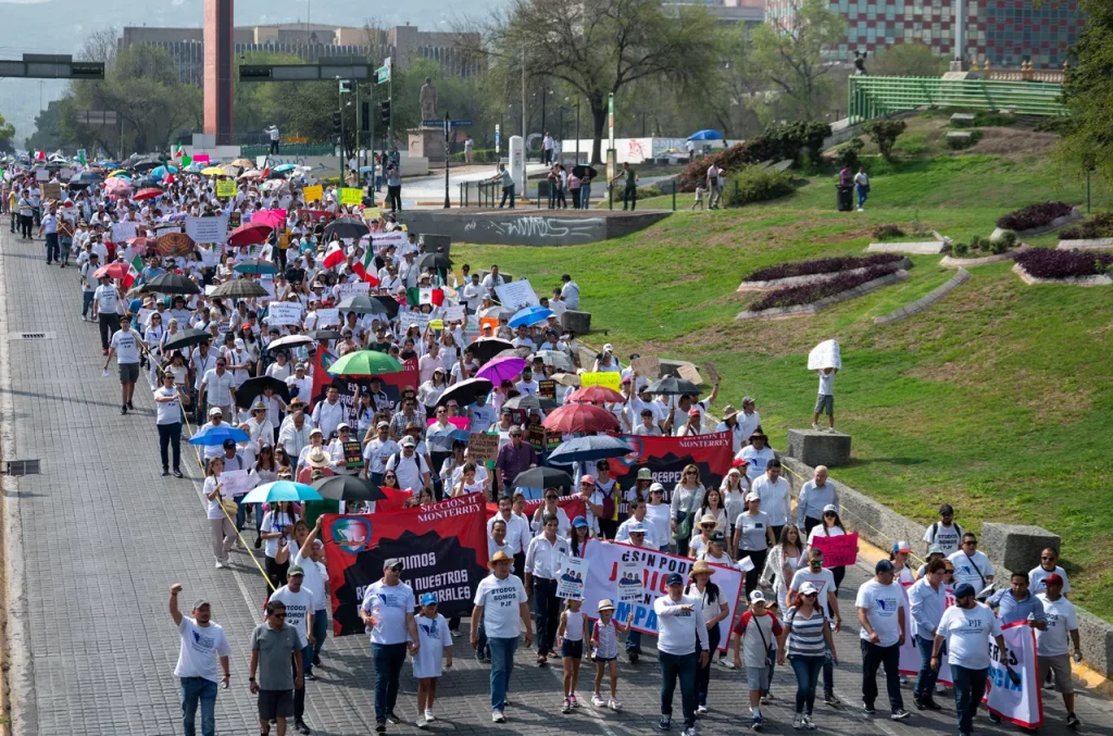 Trabajadores del PJF marchan en más de 20 ciudades contra eliminación de fideicomisos