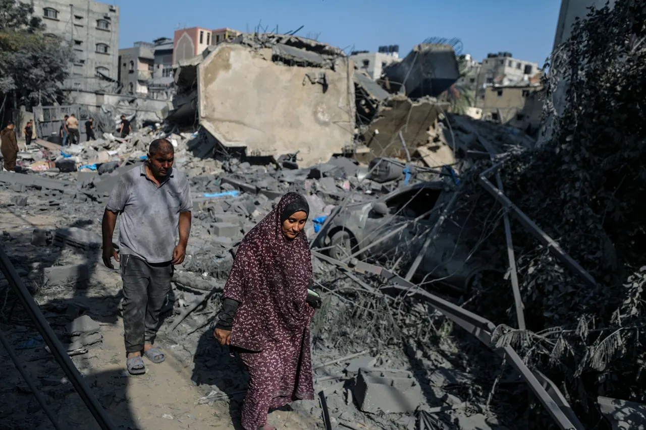 ONU advierte bombardeos junto a tres hospitales de Gaza con miles de refugiados