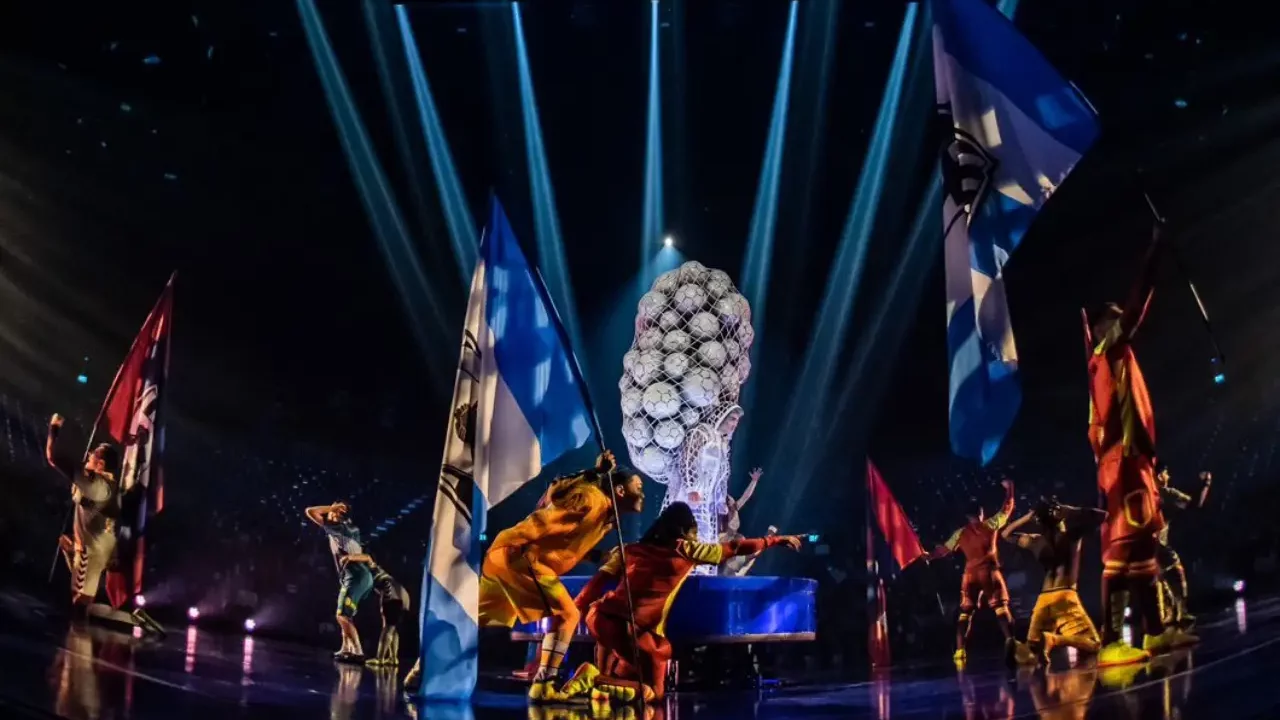 Cirque du Soleil rinde homenaje a Messi con espectáculo en Buenos Aires