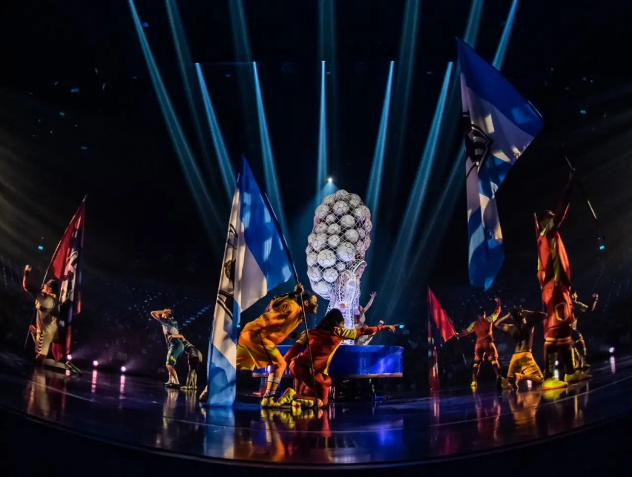 Cirque du Soleil rinde homenaje a Messi con espectáculo en Buenos Aires