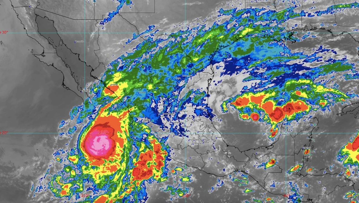 Huracán Lidia podría intensificarse antes de alcanzar costa en el Pacífico central mexicano