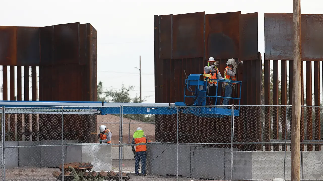 EU comienza reforzamiento del muro fronterizo entre desaliento de migrantes en México