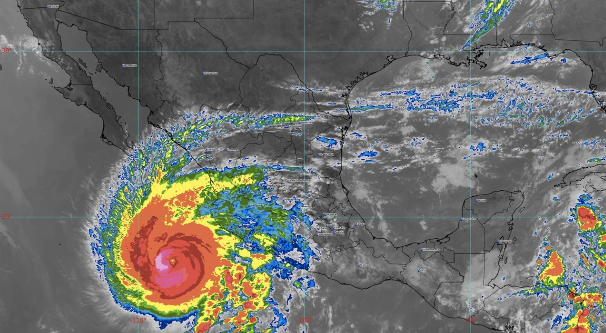 Huracán Norma sube a categoría 4 rumbo a la península de Baja California