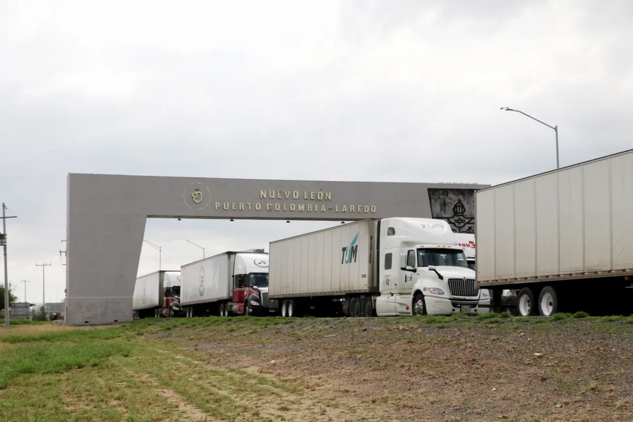Revisiones de Texas en Puente Colombia dejarán pérdidas millonarias, advierten transportistas 
