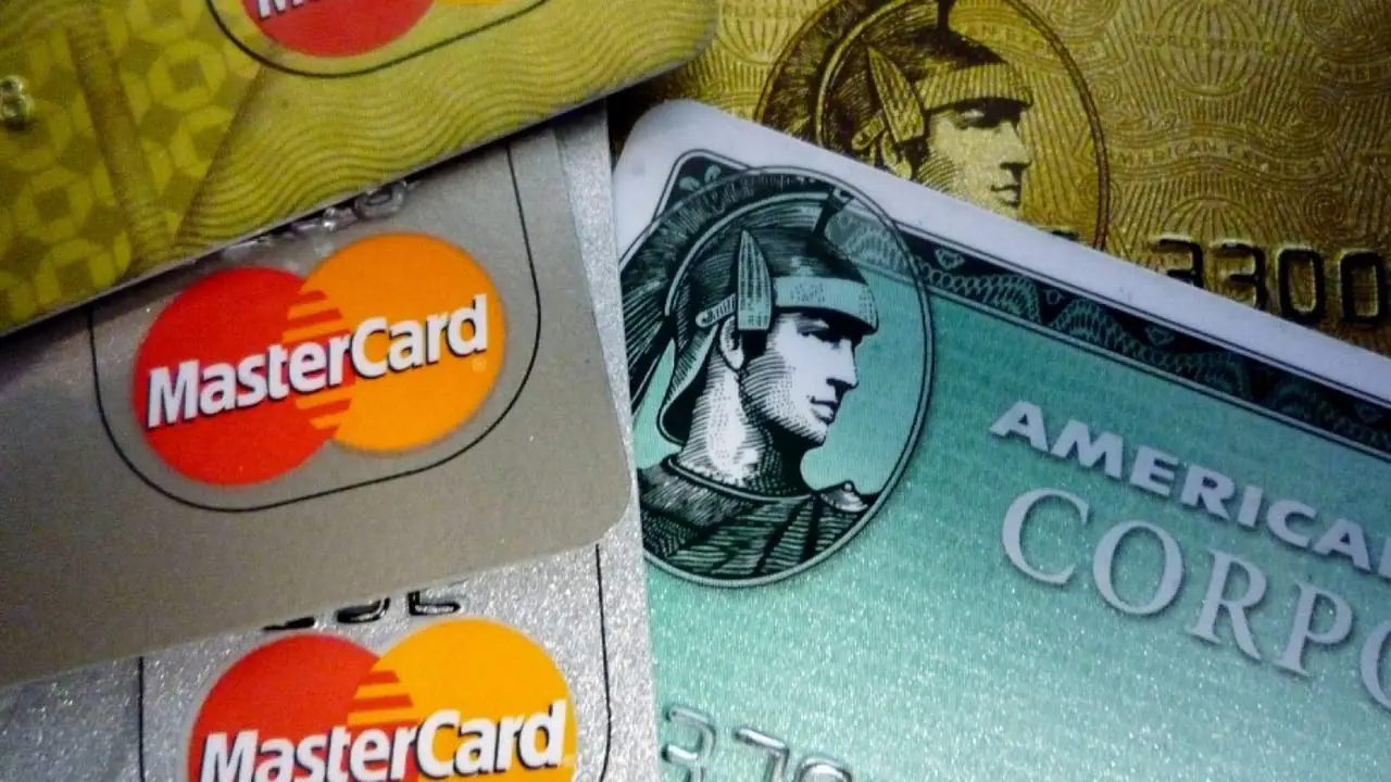 Brasil aprueba ley que prohíbe tasas de interés abusivas de tarjetas de crédito