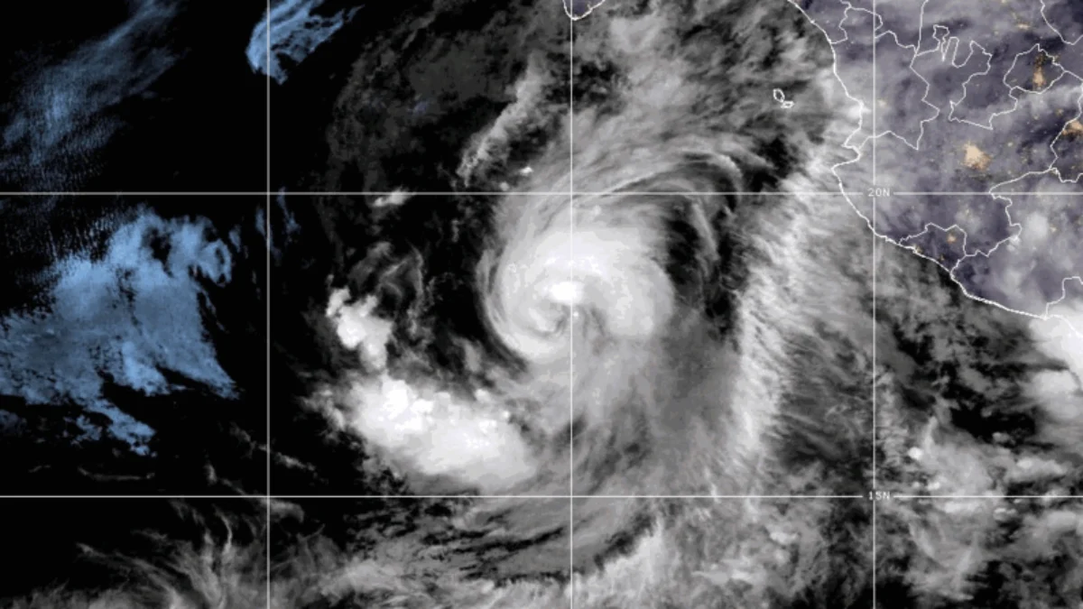 Tormenta Lidia se convierte en huracán; se prevé que ingrese a tierra en Nayarit