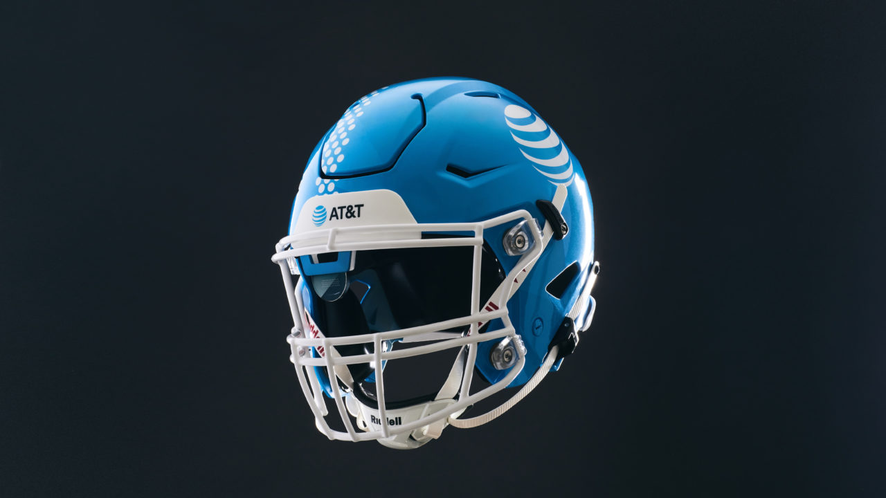 Este casco de futbol americano para sordos transmite jugadas en realidad aumentada