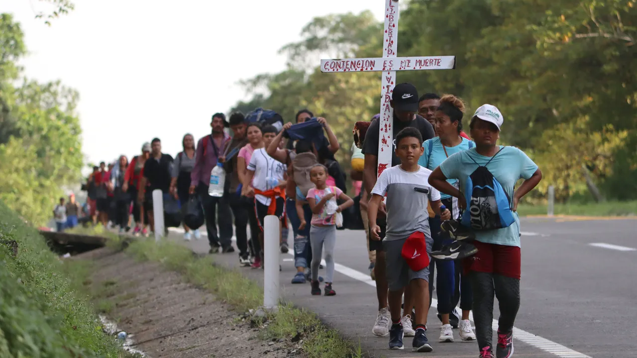 Caravana migrante se separa tras más de 10 días de recorrido en el sur de México
