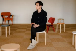 El cofundador y director ejecutivo de Notion, Ivan Zhao, ve la IA como una oportunidad para convertir su aplicación de productividad en una "herramienta magnética" para los trabajadores. NOTION