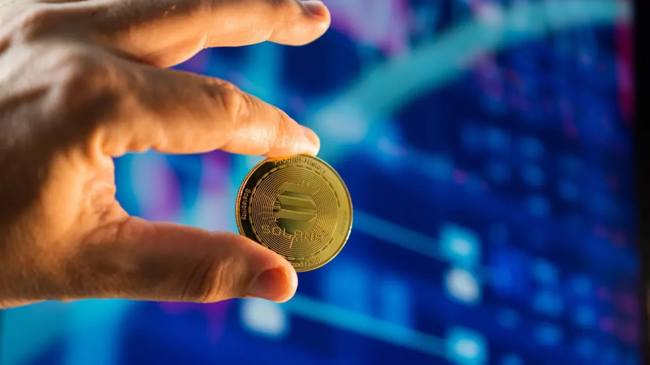 FTX obtiene un impulso de 1,800 mdd gracias al alza de Solana y Bitcoin, lo que facilita el camino hacia los pagos completos a los clientes