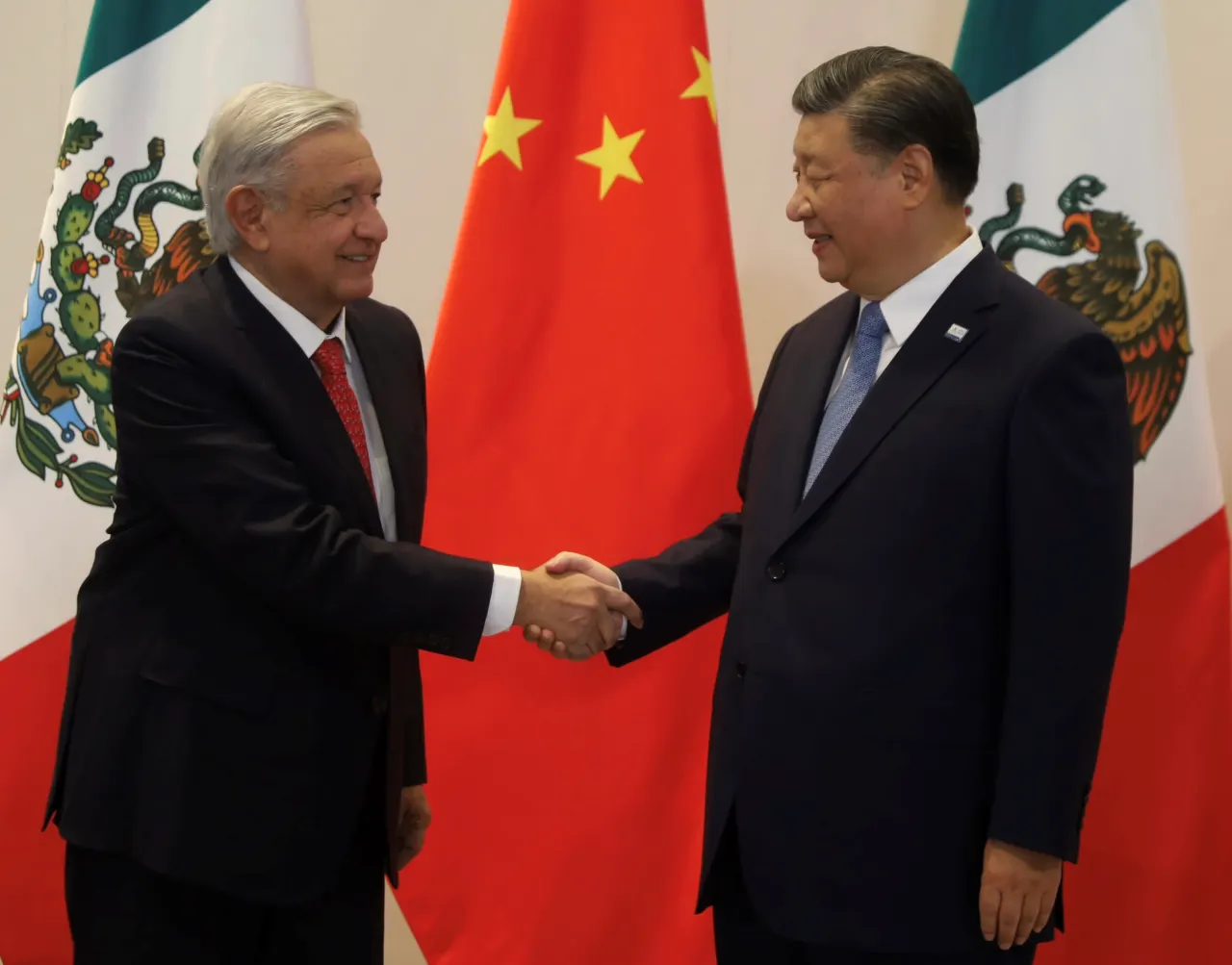 México y China acuerdan combatir tráfico de precursores de fentanilo