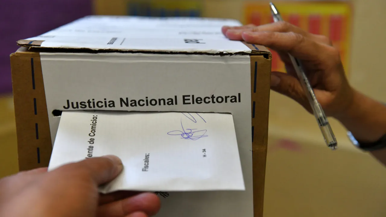 Buena participación: Argentina vota con ‘esperanza’ en unas elecciones inciertas