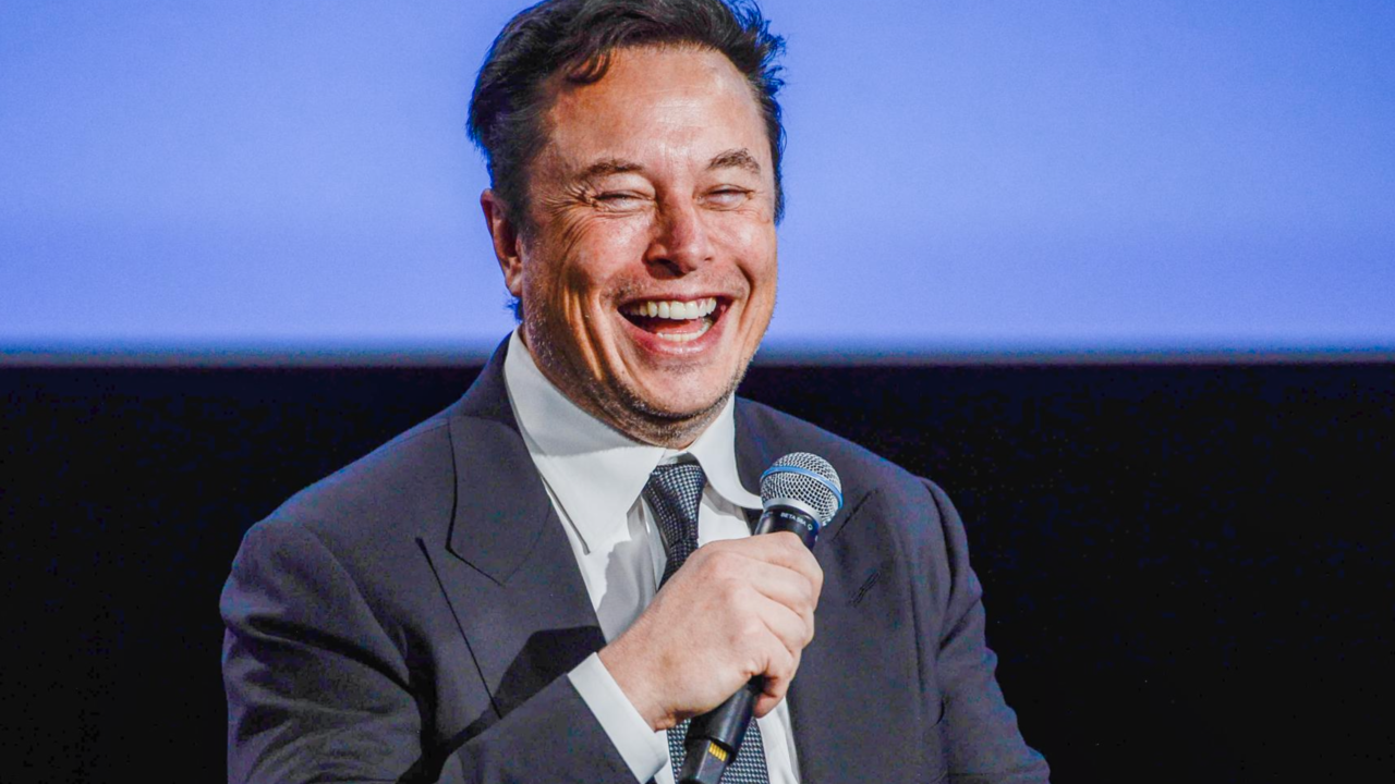 Elon Musk se burla de OpenAI con un vídeo de ‘Risitas’ y Canal Sur le pide los derechos