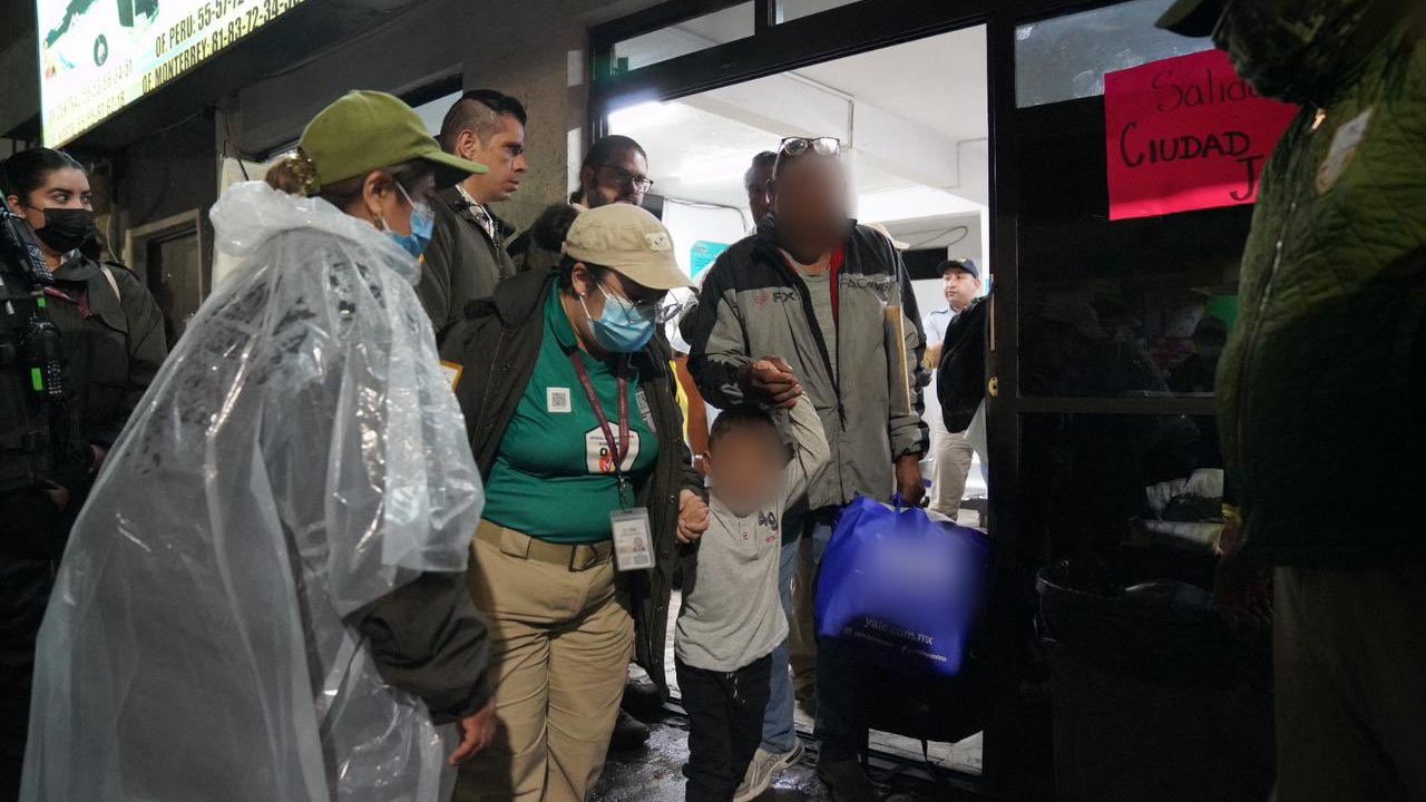 Migración retiene a 246 migrantes que estaban en la vía pública en CDMX