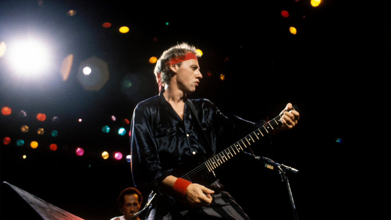 ‘Dinero por nada y chicas gratis’: Mark Knopfler subasta más de 120 guitarras de su colección