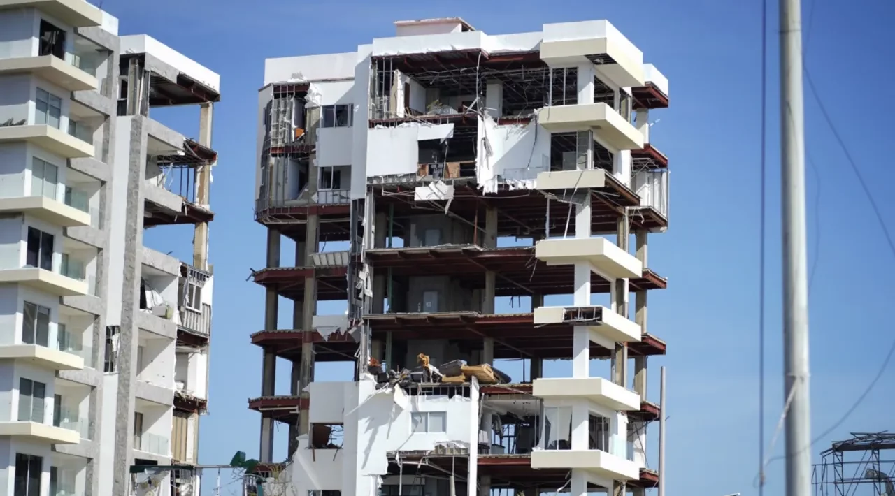 CCE prevé reforzar reglas de construcción en Acapulco ante futuros huracanes