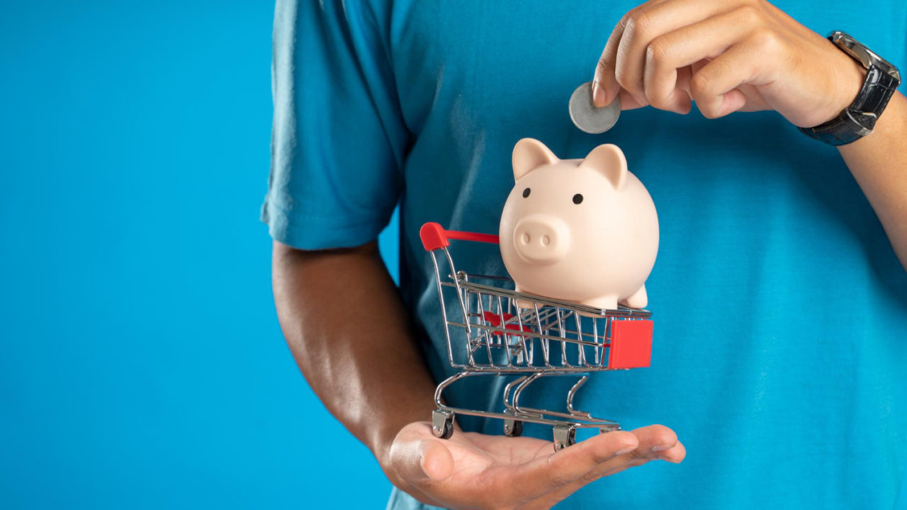 Puedes ahorrar en tu Afore solo por comprar tus productos favoritos. Te decimos cómo