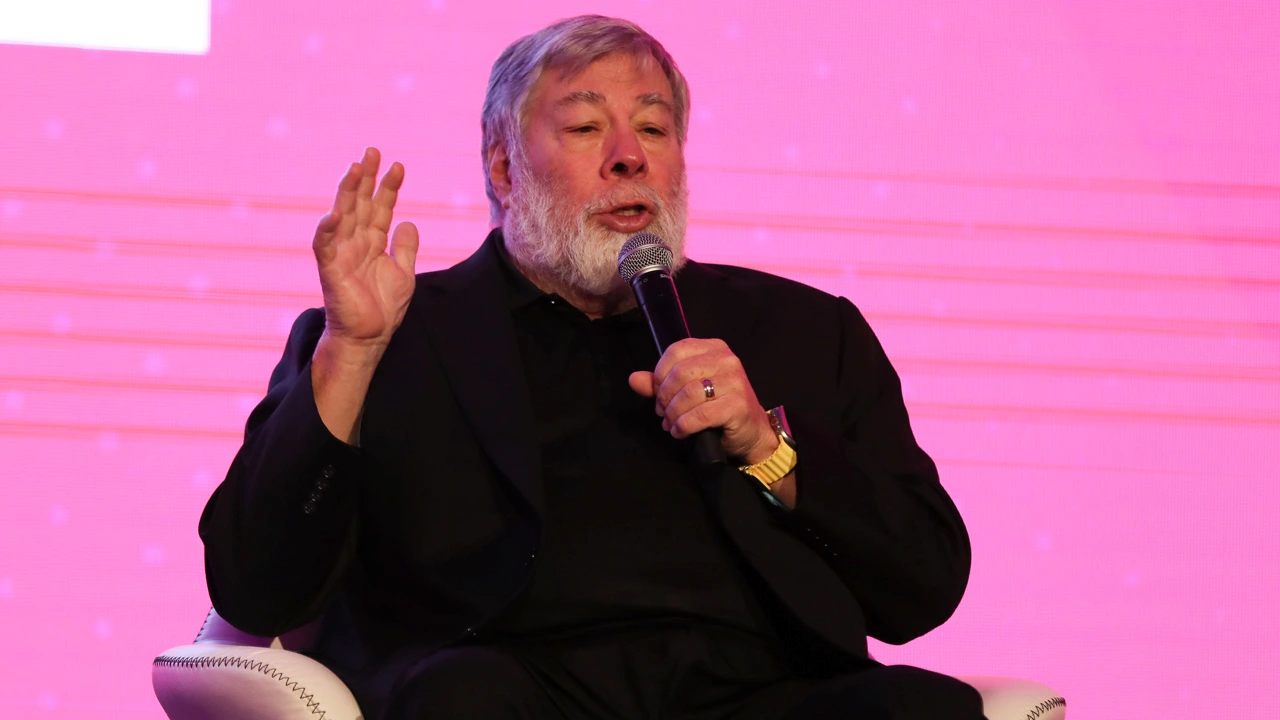 Steve Wozniak reaparece en público en Ecuador tras estar hospitalizado en México